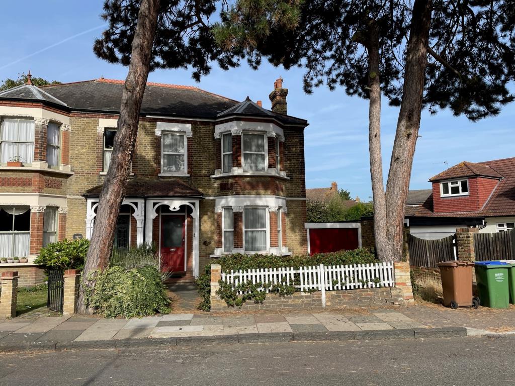 Lot: 37 - VACANT SEMI-DETACHED HOUSE FOR IMPROVEMENT - front view of 28 West Heath Road front garden drive and garage